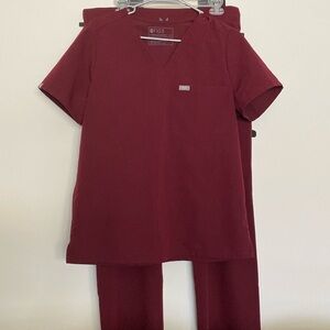 Women’s medium burgundy figs scrub set